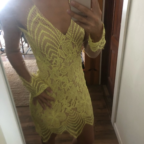 Yellow lace and mesh stunning dress - Picture 5 of 6